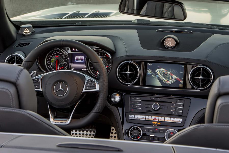 Интерьер Mercedes-AMG SL65 2016 года  (NA) (фото 3 из 5)